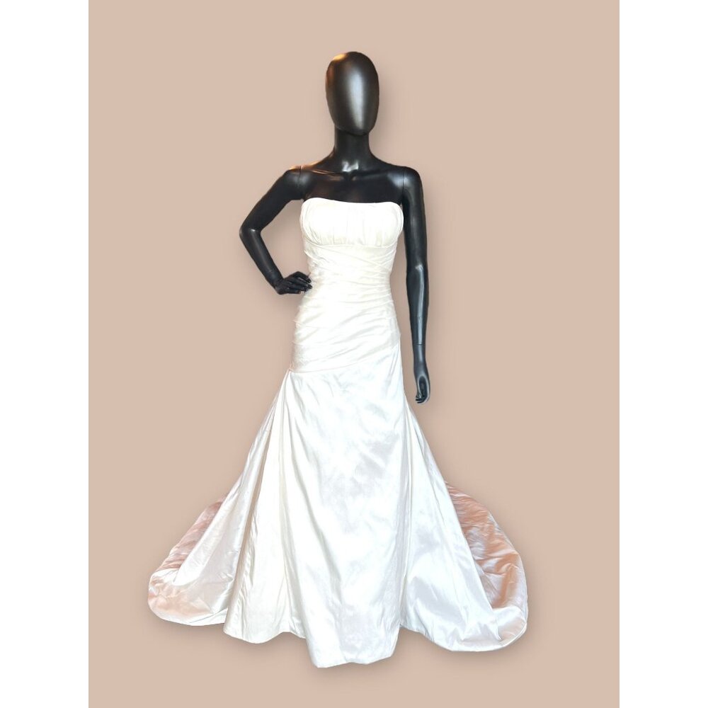 Ivory Raw Silk Strapless Sweetheart Neckline Wedding Gown